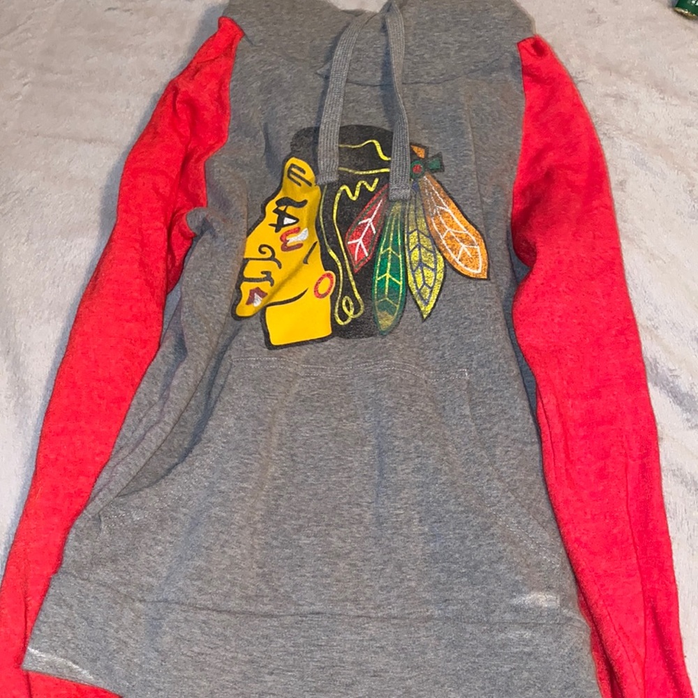 women’s Blackhawks hoodie